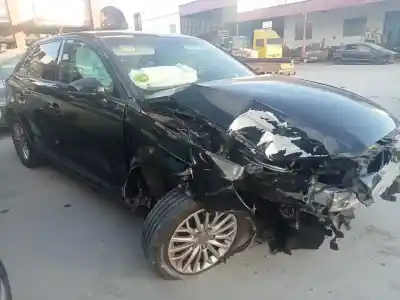 Veículo de Sucata audi a3 sportback (8vf) basic do ano 2017 alimentado crlb