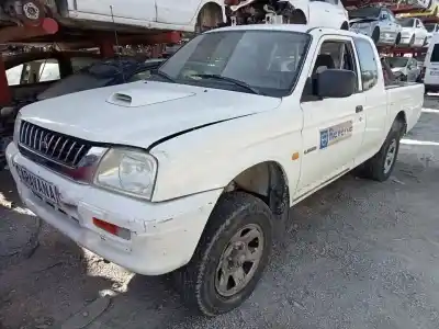 Veicolo di demolizione MITSUBISHI L 200 (K6/7) 2500 TD GLX dell'anno 2001 alimentato 4D56