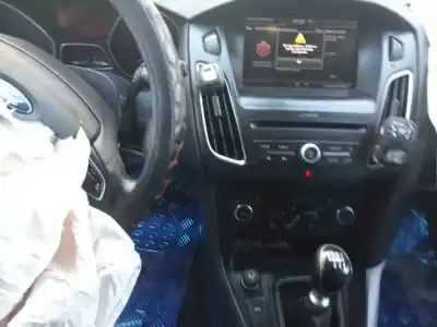 Scrapping Vehicle ford focus lim. black&red of the year 2016 powered xwda