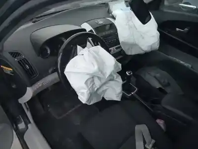 Veicolo di demolizione kia ceed active 116 cv / 85 kw dell'anno 2008 alimentato d4fb