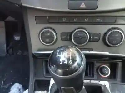 Veículo de Sucata VOLKSWAGEN PASSAT B7 VARIANT (365) 2.0 TDI do ano 2014 alimentado CFF