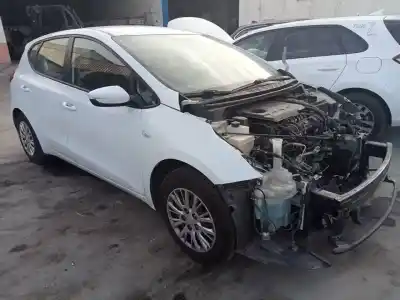 Veículo de Sucata kia cee´d business do ano 2016 alimentado d4fc