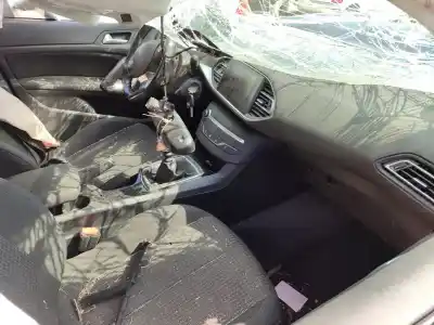 Vehicul casat peugeot 308 active al anului 2018 alimentat hn05