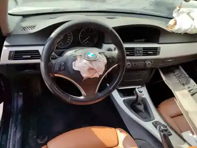 Veículo de Sucata bmw 3 touring (e91) 320 d do ano 2011 alimentado n47d20c