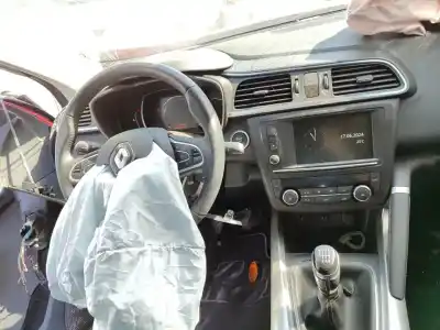 Veículo de Sucata renault kadjar experience do ano 2016 alimentado r9me4