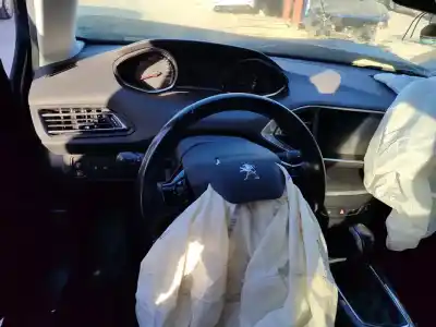 Veicolo di demolizione peugeot 308 style dell'anno 2017 alimentato hn01