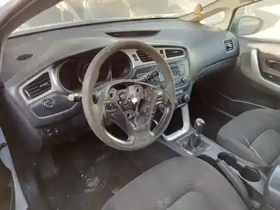 Sloopvoertuig kia ceed business 110 cv / 81 kw van het jaar 2013 aangedreven d4fb