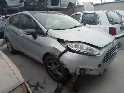 Здавання транспортного засобу ford fiesta (ccn) titanium року 2015 потужний snjd
