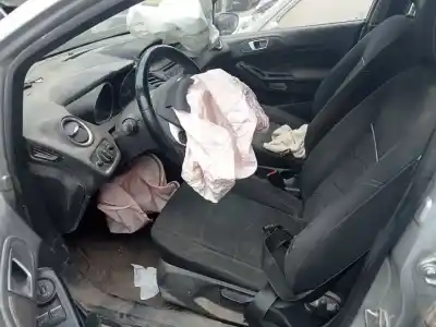 Здавання транспортного засобу ford fiesta (ccn) titanium року 2015 потужний snjd