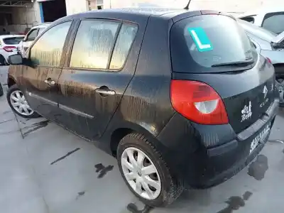 Veicolo di demolizione renault clio iii emotion dell'anno 2008 alimentato k9kt7