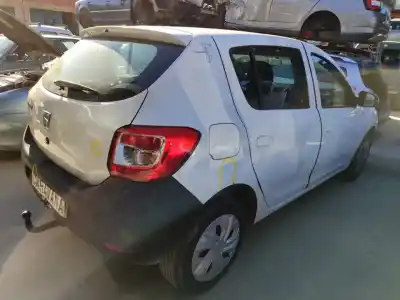Sloopvoertuig dacia sandero laureate van het jaar 2015 aangedreven k9ke6