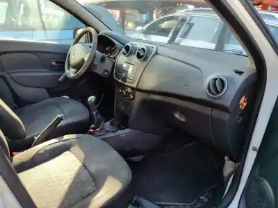 Sloopvoertuig dacia sandero laureate van het jaar 2015 aangedreven k9ke6