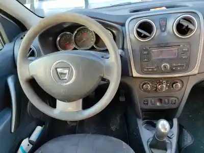 Sloopvoertuig dacia sandero laureate van het jaar 2015 aangedreven k9ke6