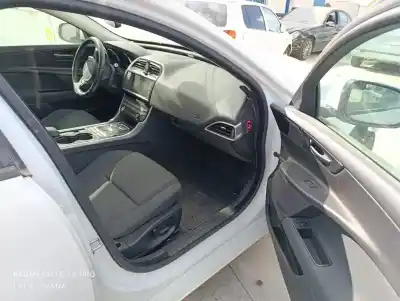 Veicolo di demolizione jaguar xe pure dell'anno 2015 alimentato 204dta