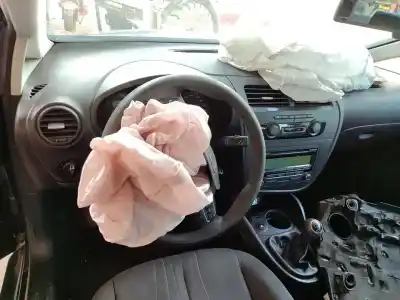 Veículo de Sucata seat leon (1p1) reference do ano 2011 alimentado cay