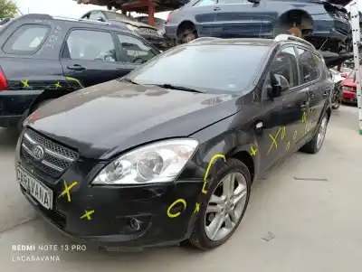 Veicolo di demolizione kia cee´d emotion dell'anno 2007 alimentato d4ea