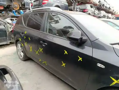 Veicolo di demolizione kia cee´d emotion dell'anno 2007 alimentato d4ea