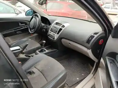 Veicolo di demolizione kia cee´d emotion dell'anno 2007 alimentato d4ea