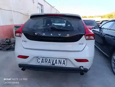 Véhicule à la ferraille volvo v40 inscription de l'année 2017 alimenté d4204t9