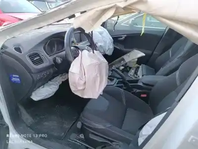 Veículo de Sucata VOLVO V40 Inscription do ano 2017 alimentado D4204T9