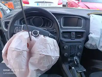 Véhicule à la ferraille volvo v40 inscription de l'année 2017 alimenté d4204t9