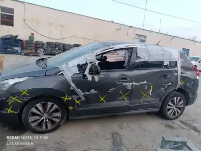 Véhicule à la ferraille peugeot 3008 active de l'année 2014 alimenté 9h05
