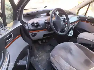 Vehicul casat citroen c8 2.2 hdi 16v premier ii al anului 2003 alimentat 4hw