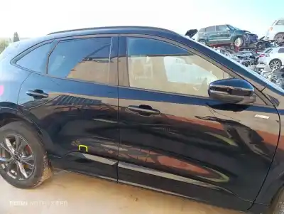 Sloopvoertuig ford kuga hybrid st-line 190 cv / 140 kw van het jaar 2023 aangedreven bgda