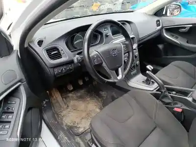 Veículo de Sucata VOLVO V40 Kinetic do ano 2016 alimentado D4204T9