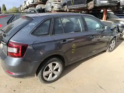 Véhicule à la ferraille skoda rapid active de l'année 2015 alimenté cayb