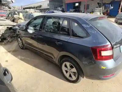 Véhicule à la ferraille skoda rapid active de l'année 2015 alimenté cayb