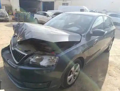 Véhicule à la ferraille skoda rapid active de l'année 2015 alimenté cayb