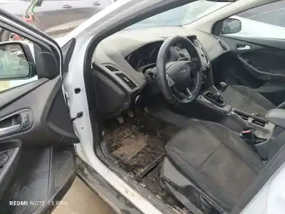 Здавання транспортного засобу ford focus lim. trend + року 2015 потужний m1dd