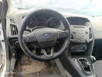 Здавання транспортного засобу ford focus lim. trend + року 2015 потужний m1dd