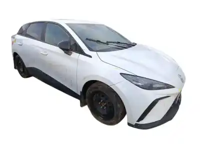 Véhicule à la ferraille MG 4 STANDARD 170 CV / 125 KW de l'année 2023 alimenté TZ180XS0951