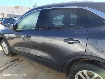 Veicolo di demolizione ford kuga hybrid st-line 190 cv / 140 kw dell'anno 2021 alimentato bgdc