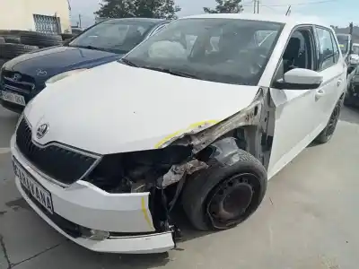 Veicolo di demolizione skoda fabia combi active dell'anno 2017 alimentato cjzc Veicolo di demolizione skoda fabia combi active dell'anno 2017 alimentato cjzc