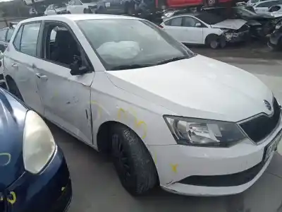 Veicolo di demolizione skoda fabia combi active dell'anno 2017 alimentato cjzc Veicolo di demolizione skoda fabia combi active dell'anno 2017 alimentato cjzc