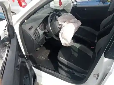 Veicolo di demolizione skoda fabia combi active dell'anno 2017 alimentato cjzc Veicolo di demolizione skoda fabia combi active dell'anno 2017 alimentato cjzc