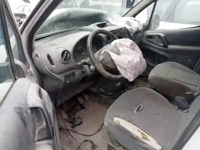 Veicolo di demolizione PEUGEOT PARTNER KOMBI  dell'anno 2013 alimentato 9HT