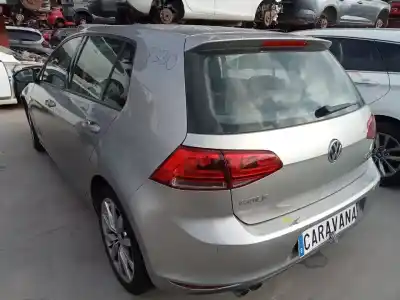 Veicolo di demolizione VOLKSWAGEN GOLF VII LIM.  dell'anno 2012 alimentato CRB
