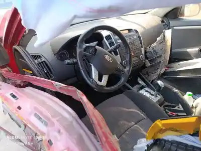 Scrapping Vehicle kia cee'd fastback (ed) 1.6 crdi 115 of the year 2010 powered d4fb