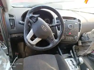 Scrapping Vehicle kia cee'd fastback (ed) 1.6 crdi 115 of the year 2010 powered d4fb