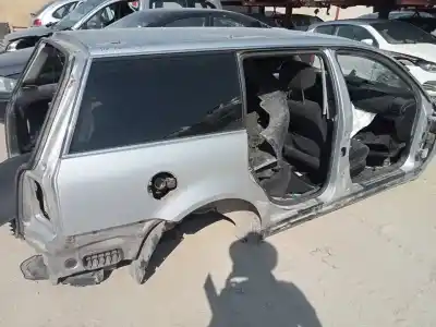 Veículo de Sucata volkswagen passat b5.5 variant (3b6) 1.9 tdi do ano 2001 alimentado avf