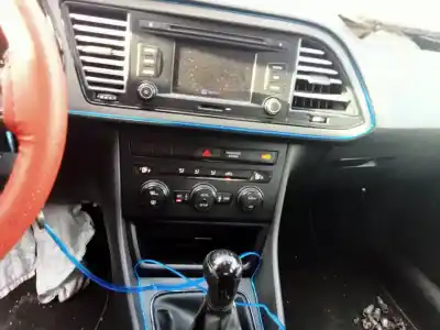 Здавання транспортного засобу seat leon (5f1) reference року 2013 потужний clh