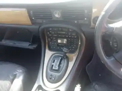 Scrapping Vehicle jaguar xj 3.2 executive largo of the year 2001 powered kb01