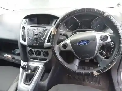 Veicolo di demolizione ford focus lim. (cb8) trend dell'anno 2014 alimentato t1db