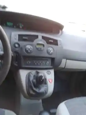 Scrapping Vehicle renault scenic ii (jm) k9kp732 of the year 0 powered k9kp732