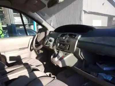 Здавання транспортного засобу renault scenic ii (jm) f9q812 року 0 потужний f9q812
