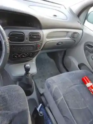 Здавання транспортного засобу renault                                            scenic (ja..)                                                                                                                                                                                                                                              f9q732 року 0 потужний f9q732
